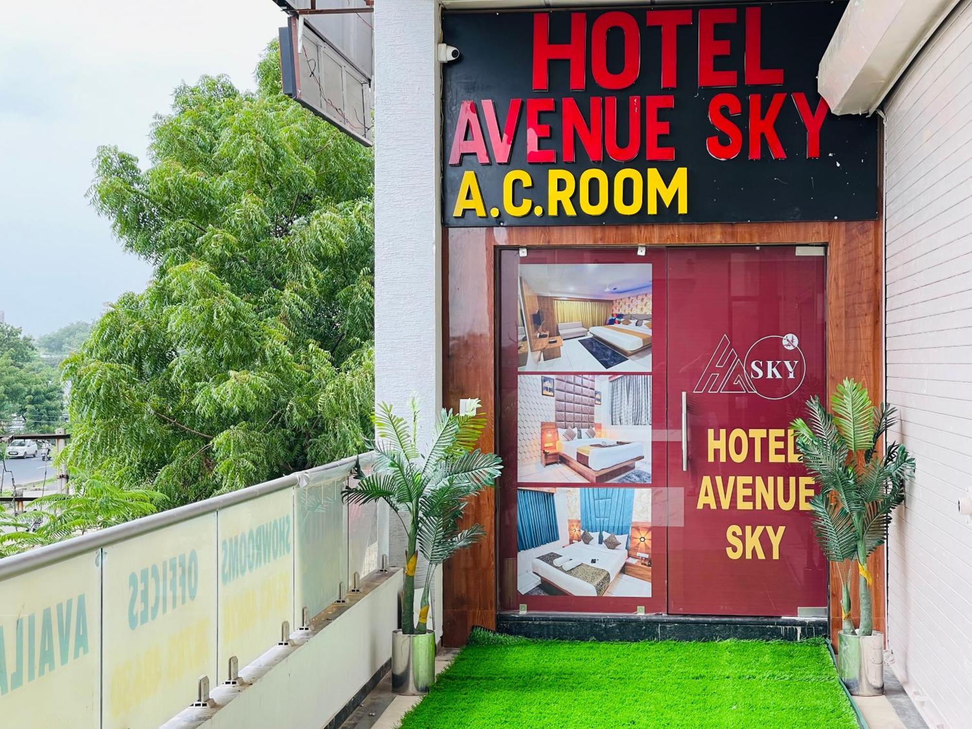 Hotel Avenue Sky Ахмедабад Экстерьер фото