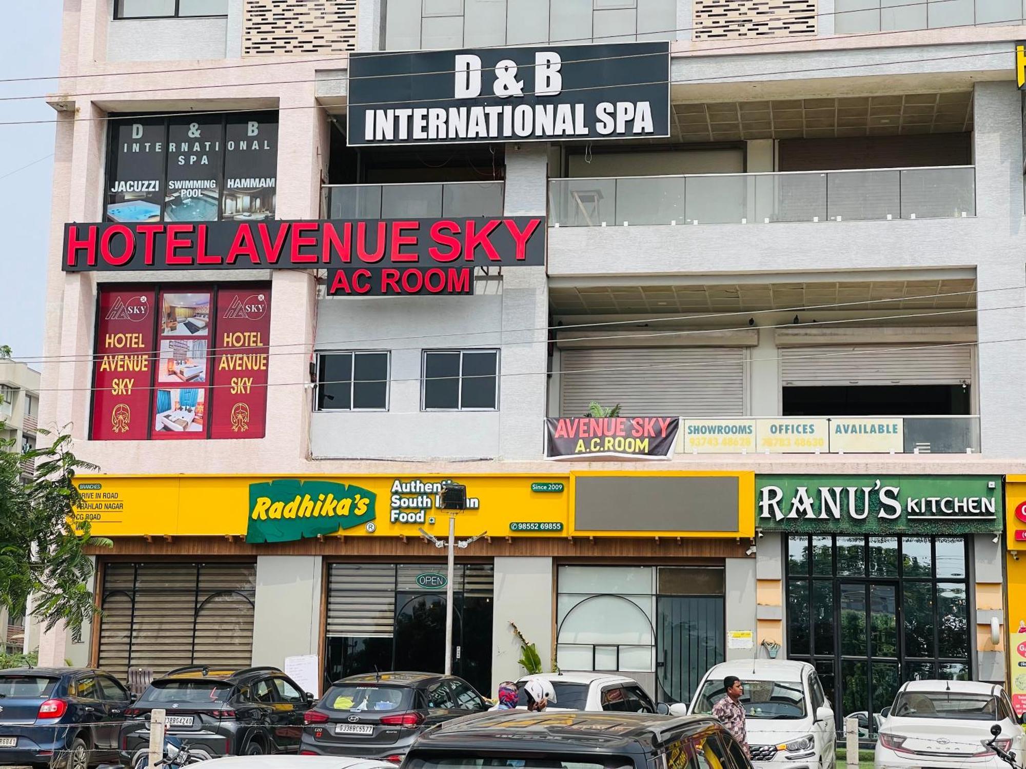Hotel Avenue Sky Ахмедабад Экстерьер фото